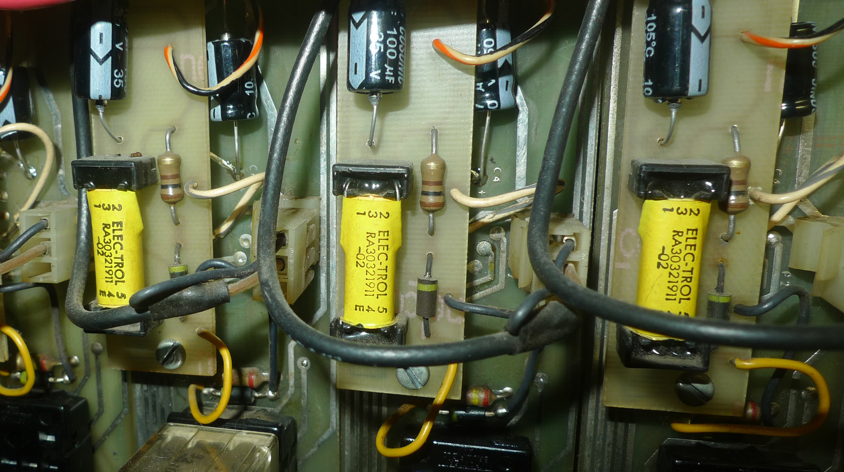  MCI Yellow Reed Relais 